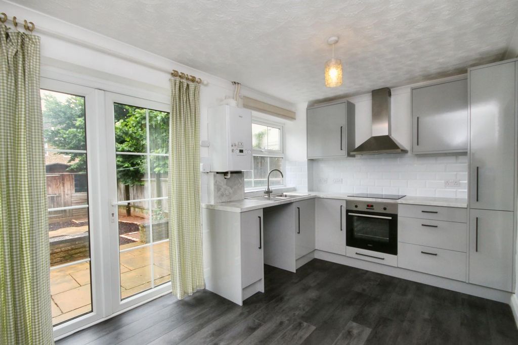 Property photo 2 of 9