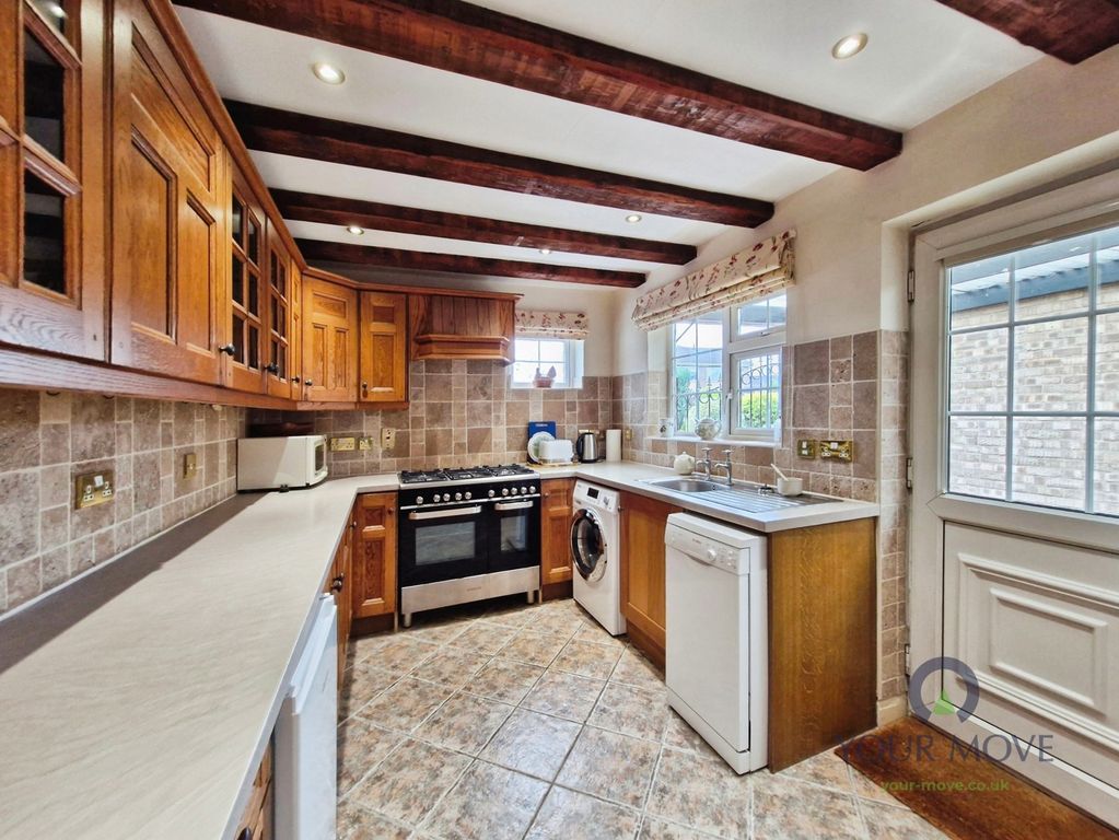 Property photo 2 of 22 Kitchen/Diner