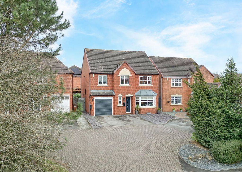 Property photo 1 of 33