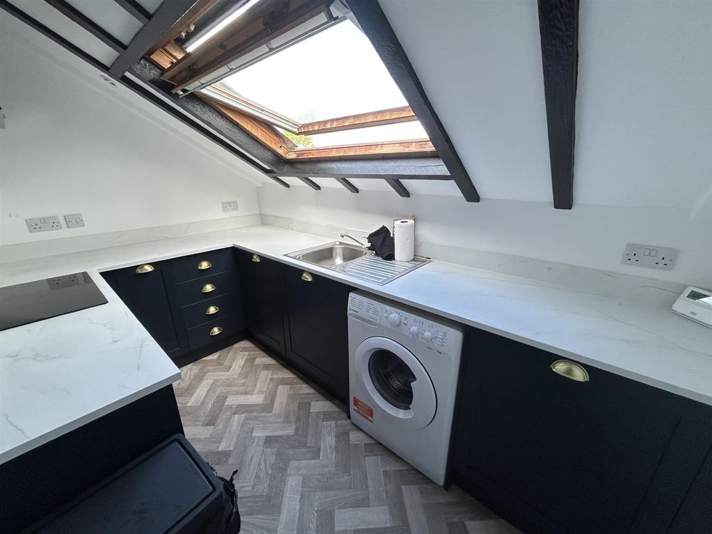 Property photo 2 of 8 87196c9A-1Fe4-4Fe1-A9Bf-5Fba96c88B00.Jpg