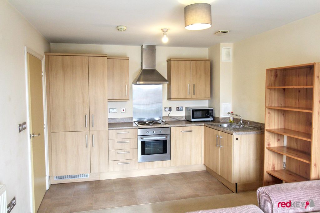 Property photo 3 of 7 11 Cambria House 3 (2)