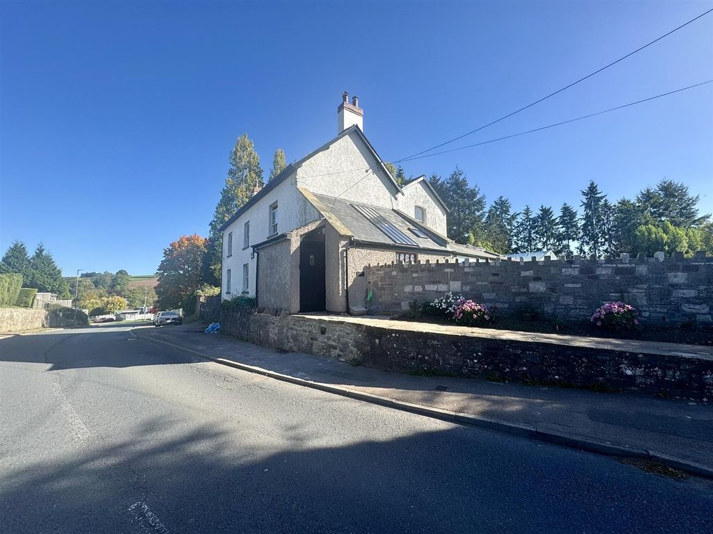 Property photo 1 of 13 Front Aspect