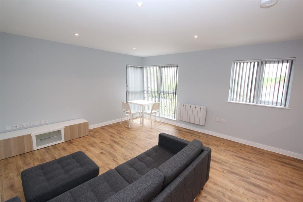 Property photo 3 of 8