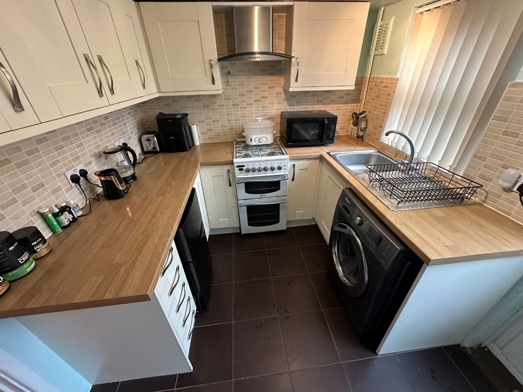 Property photo 3 of 12 3781796