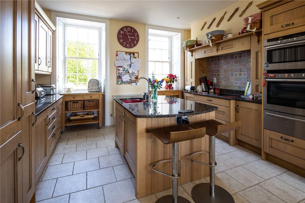Property photo 3 of 16 Kitchen
