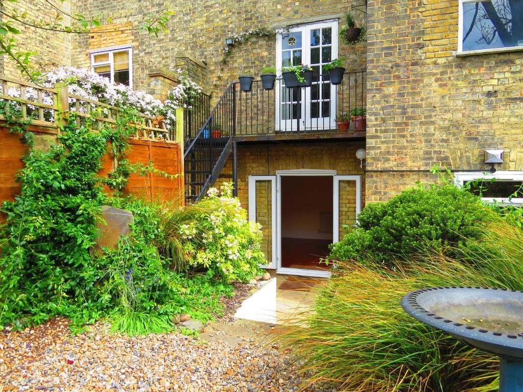 Property photo 3 of 11