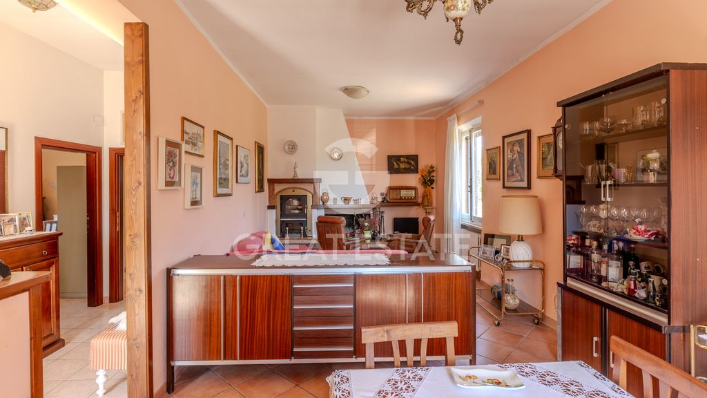 Property photo 2 of 26 Interiors
