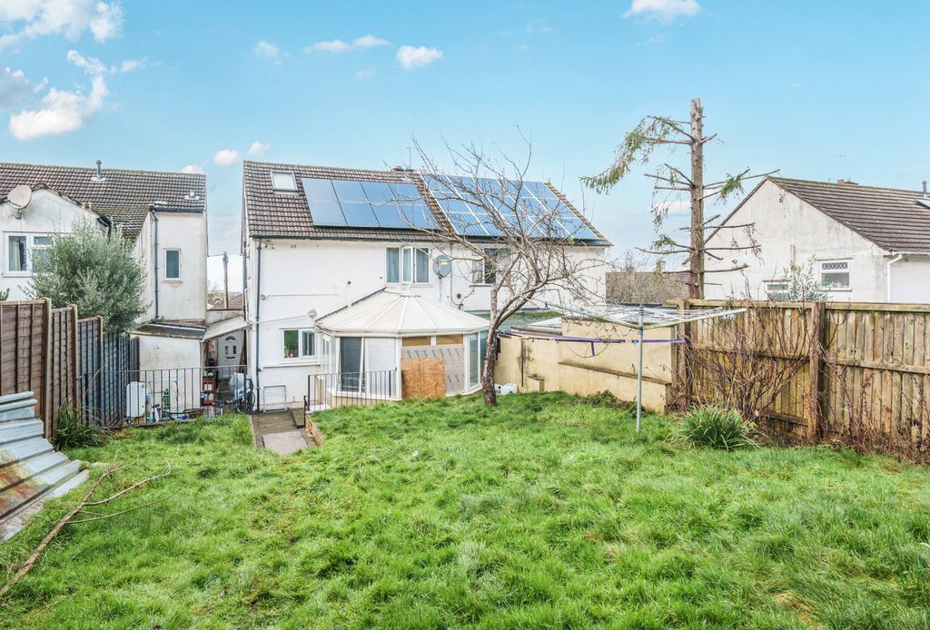 Property photo 1 of 19 1404158-16-697220...