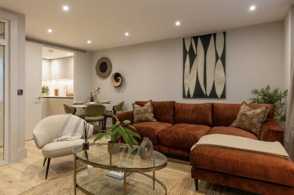 Property photo 2 of 9