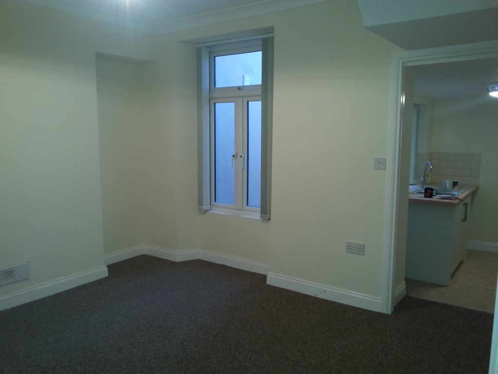 Property photo 3 of 8 Dining Room