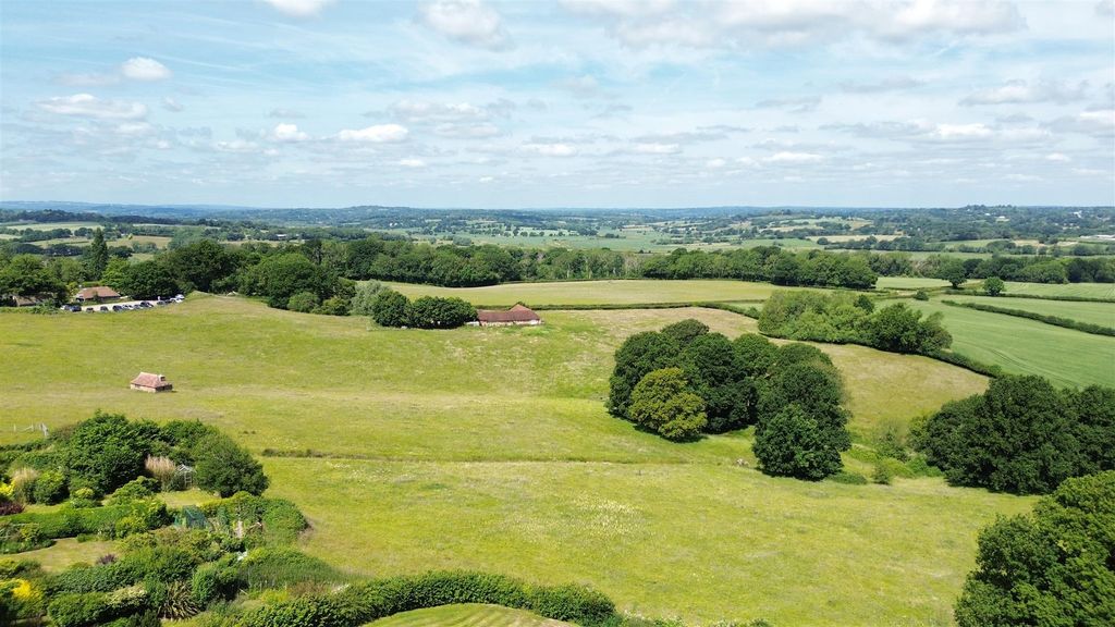 Property photo 2 of 27