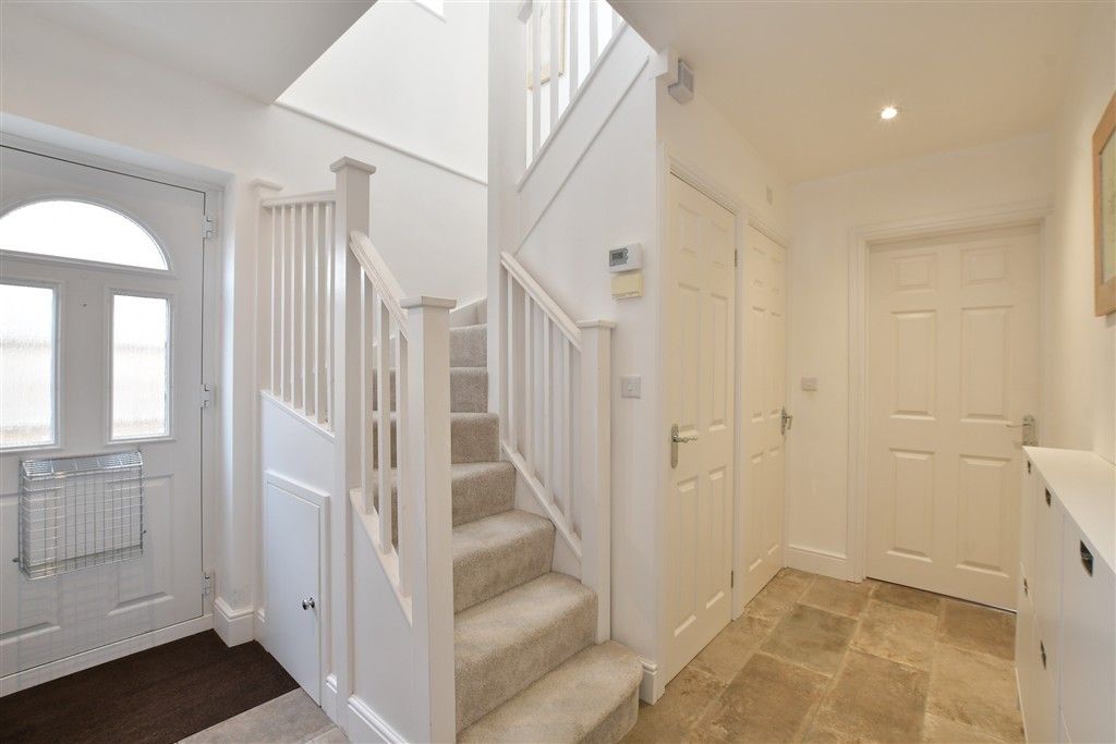 Property photo 2 of 14 Hallway