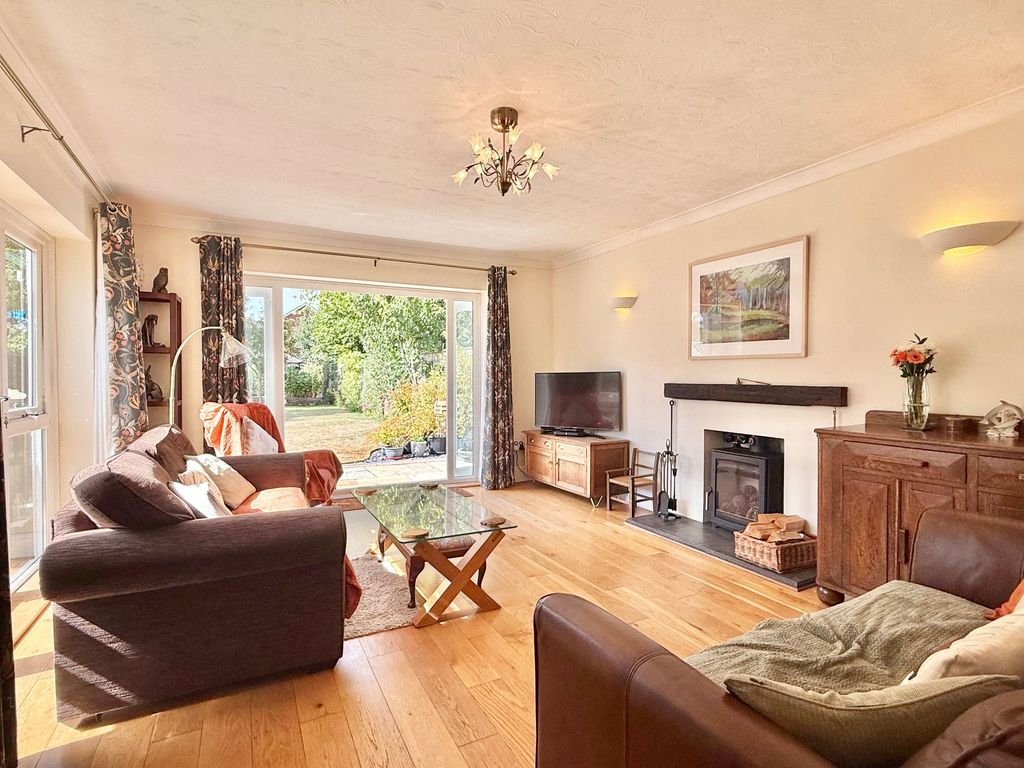 Property photo 3 of 22 Lounge