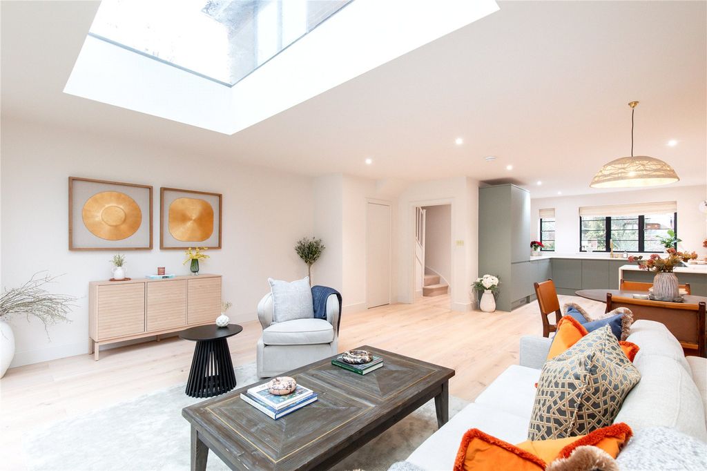 Property photo 2 of 24 Living Room