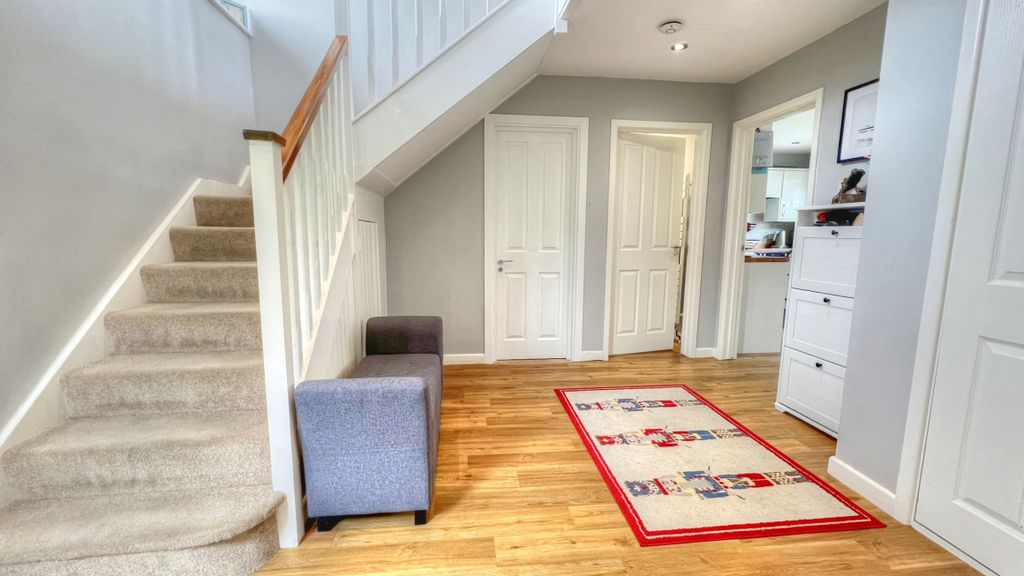 Property photo 2 of 30