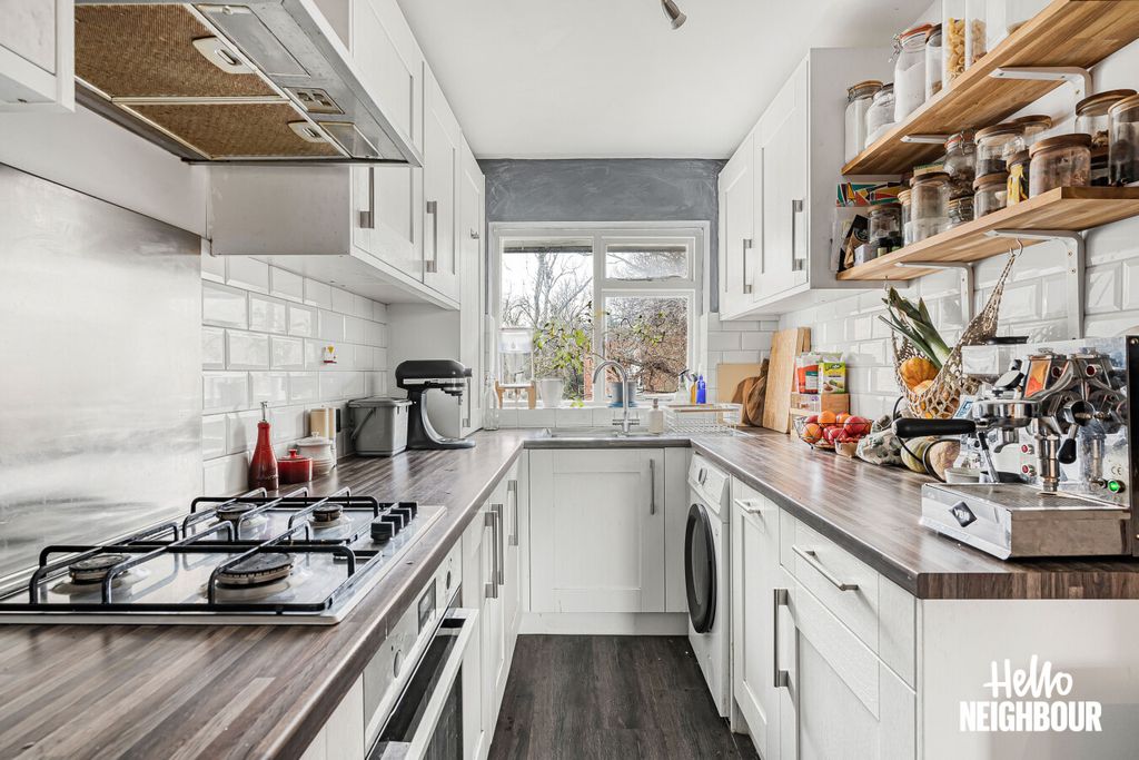 Property photo 3 of 19 Photo 2