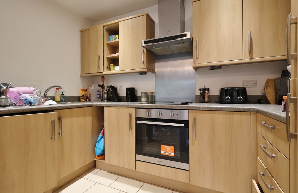 Property photo 3 of 32