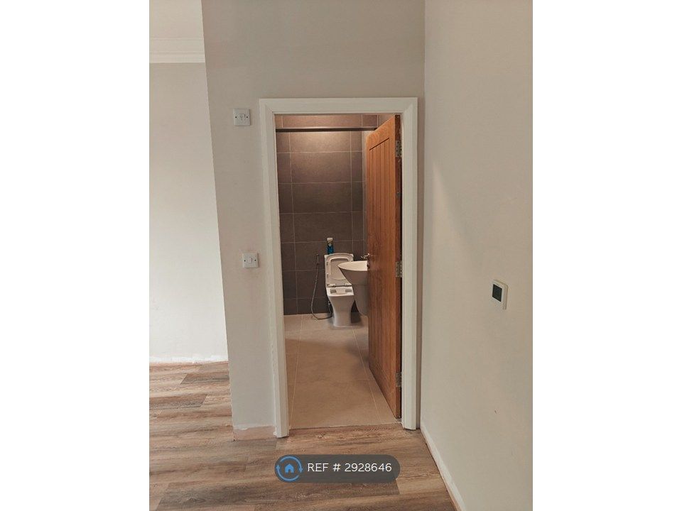 Property photo 3 of 13 Front Living Shower/Wetroom