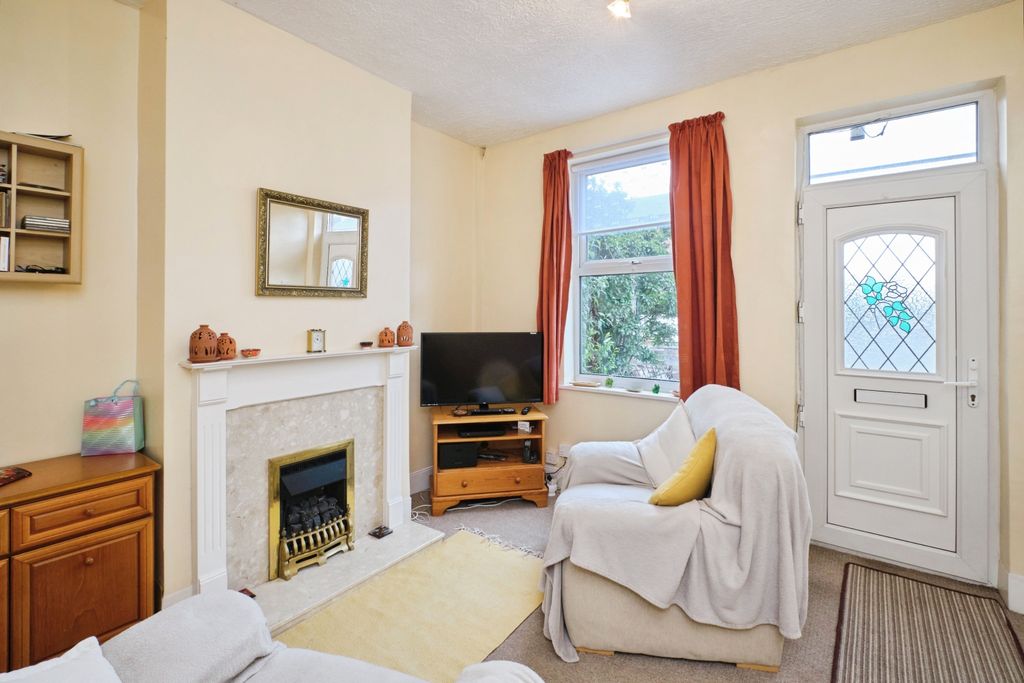 Property photo 3 of 14