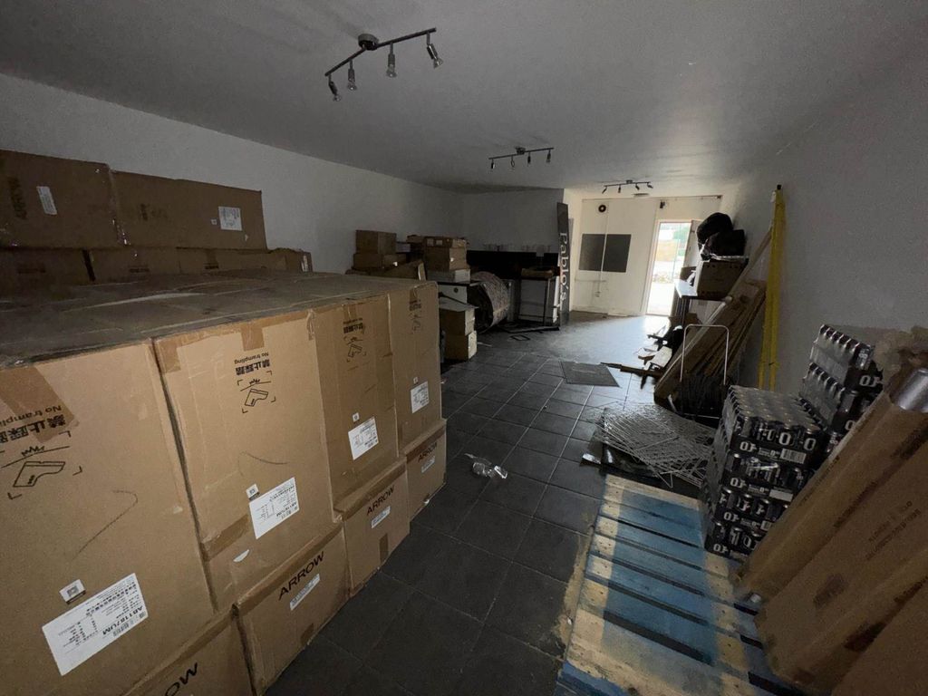 Property photo 3 of 4