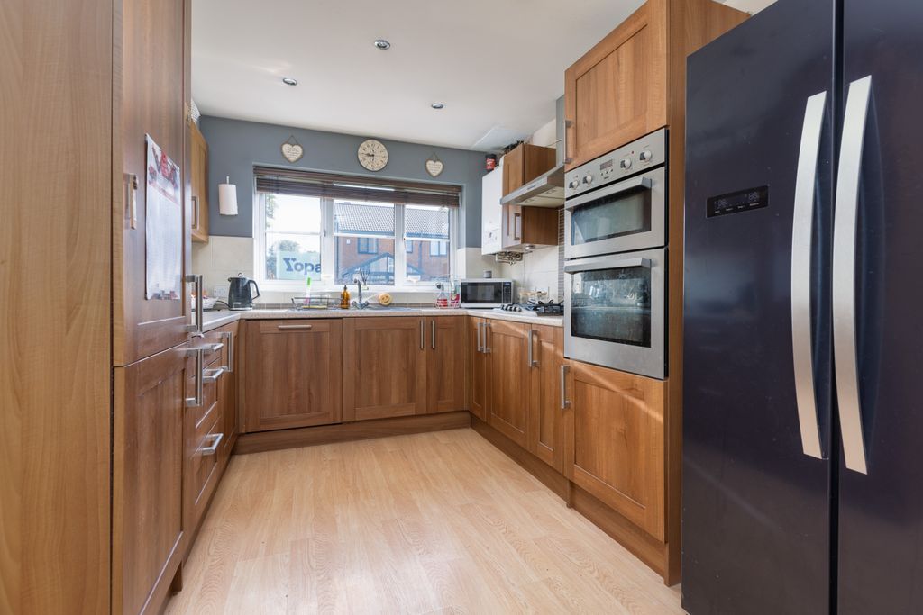 Property photo 3 of 19 3