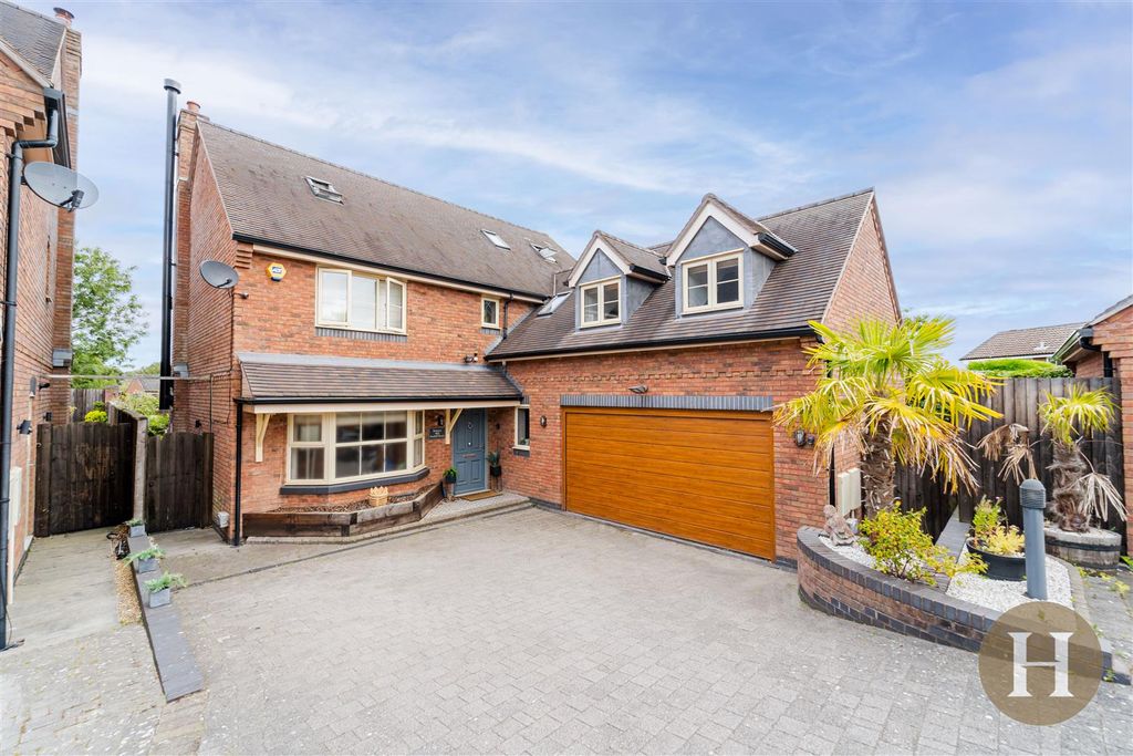 Property photo 1 of 41 Hadleigh Estate Agents-56.Jpg