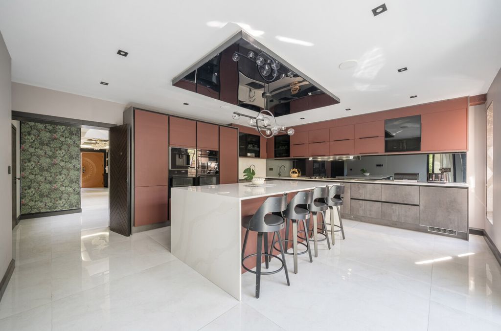 Property photo 3 of 26 1320975-13-68722F...