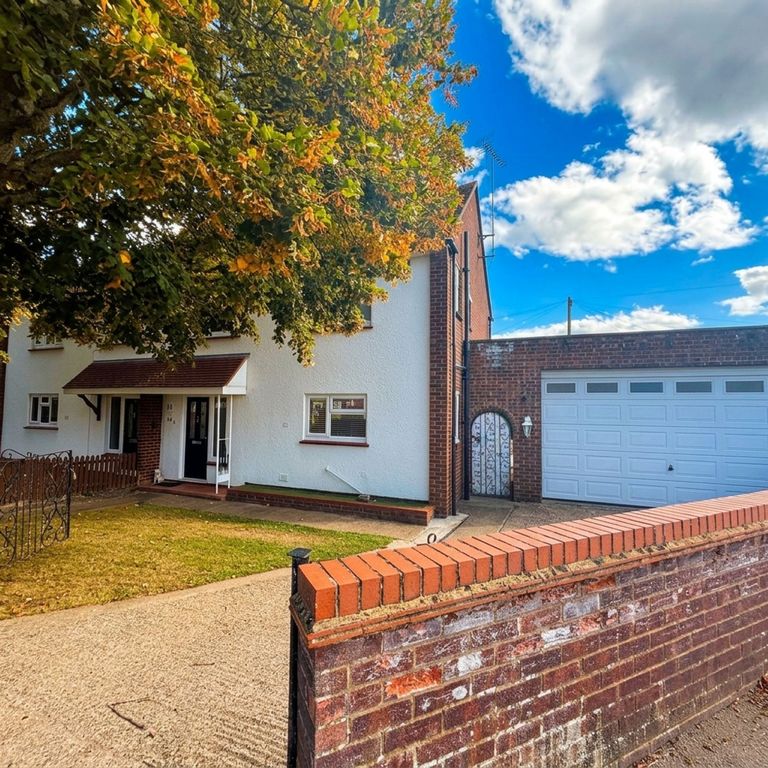 Property photo 2 of 11