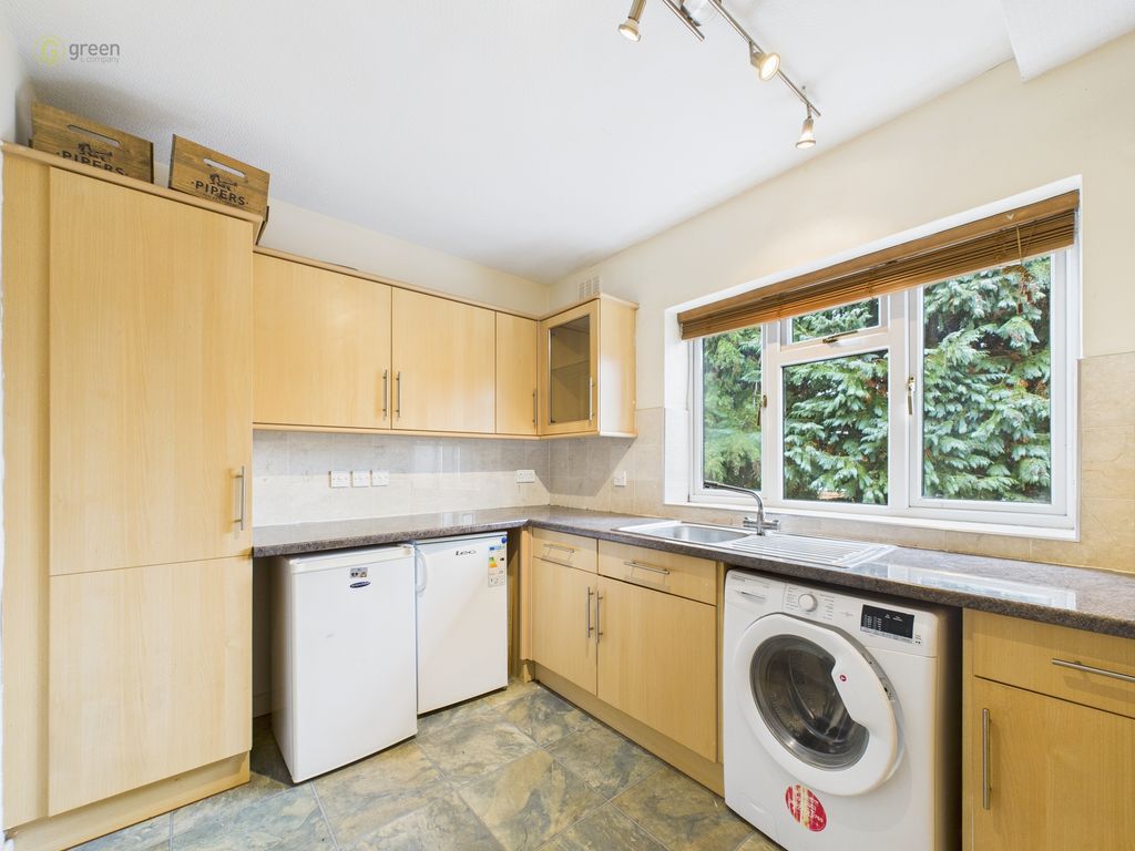 Property photo 3 of 10 Cam03830G0-Pr0239-Still006