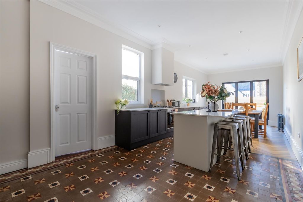 Property photo 2 of 29 33-10.Jpg