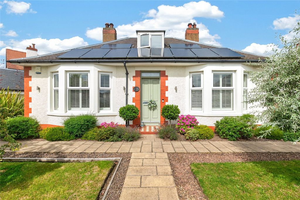 Property photo 1 of 24 Craigs Crescent