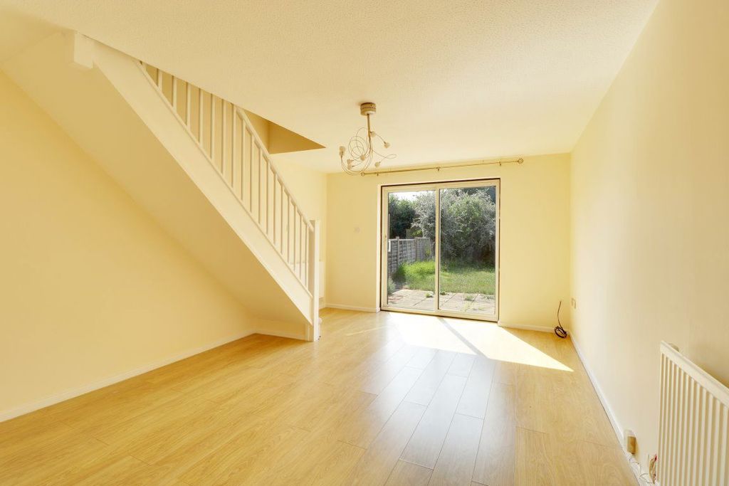 Property photo 2 of 8