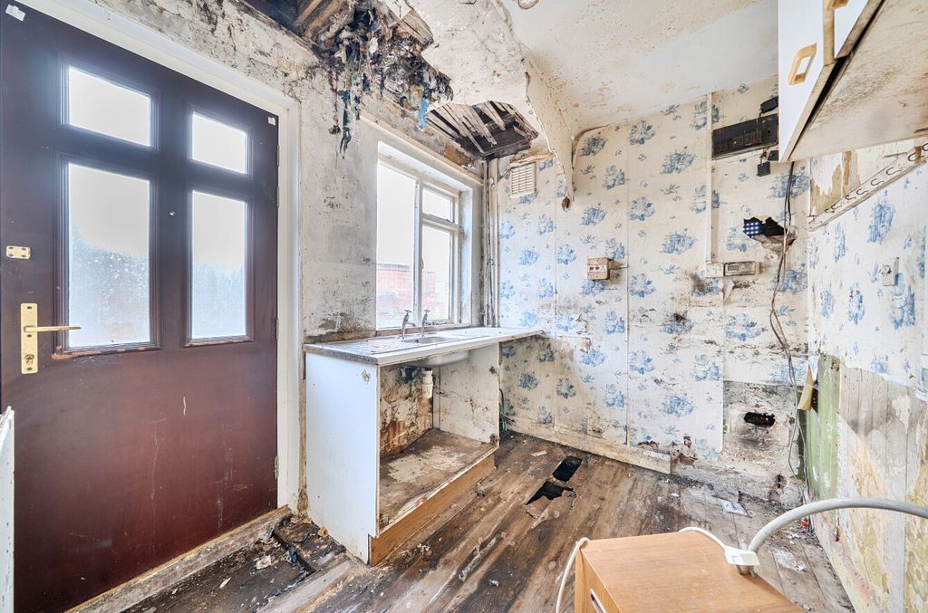 Property photo 3 of 21 1467389-15-6A16Bf...