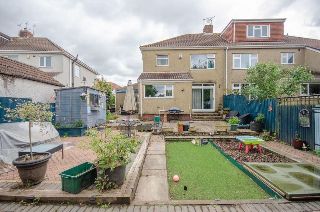 Property photo 2 of 15 Rear Garden Pic 2.Jpg