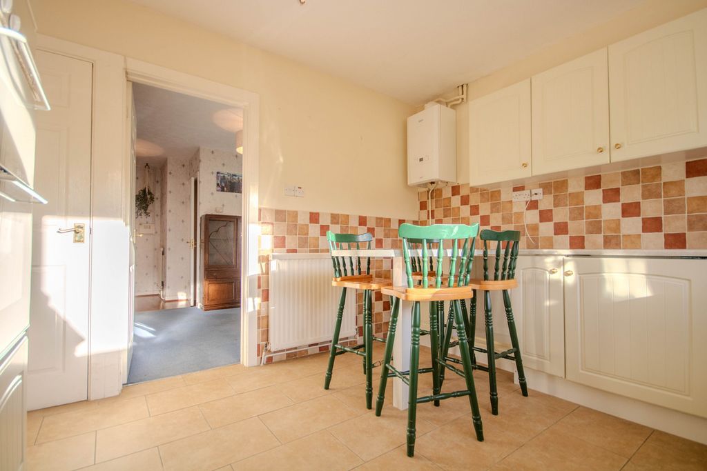 Property photo 3 of 34