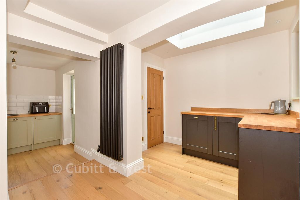 Property photo 3 of 15 Kitchen