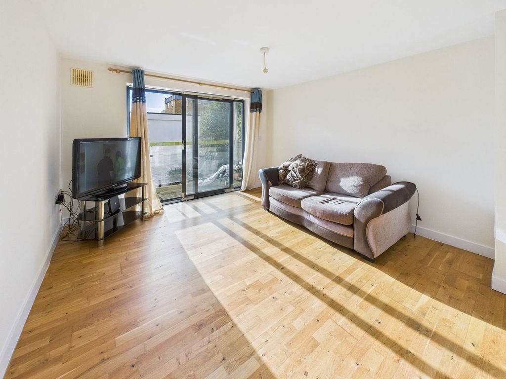 Property photo 2 of 8