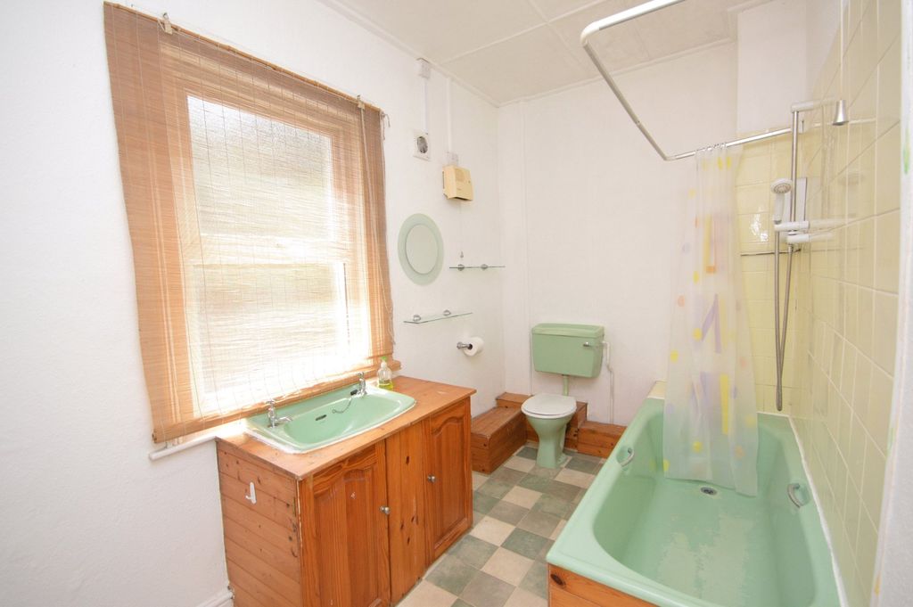 1 bed flat for saleExwick Hill, Exeter, Devon EX4 photo 5