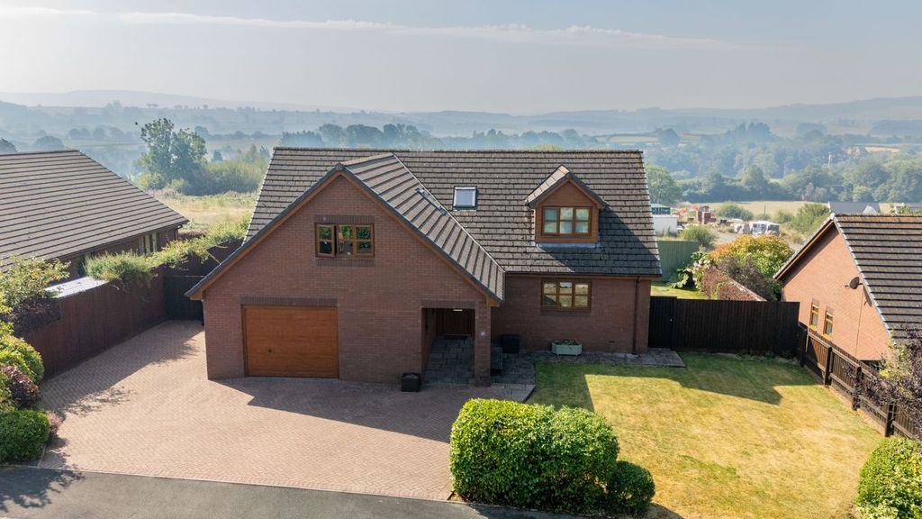 Property photo 1 of 31