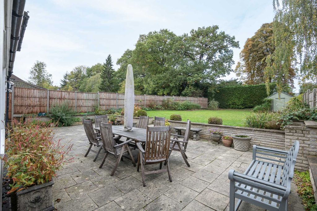 Property photo 2 of 20