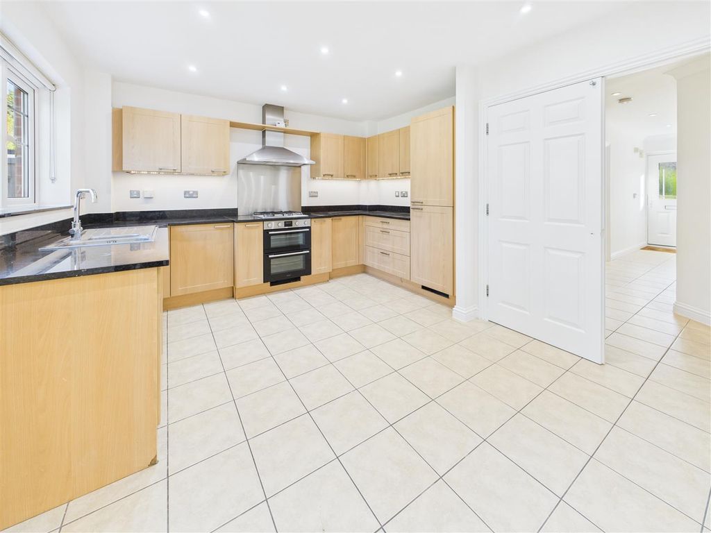 Property photo 3 of 18