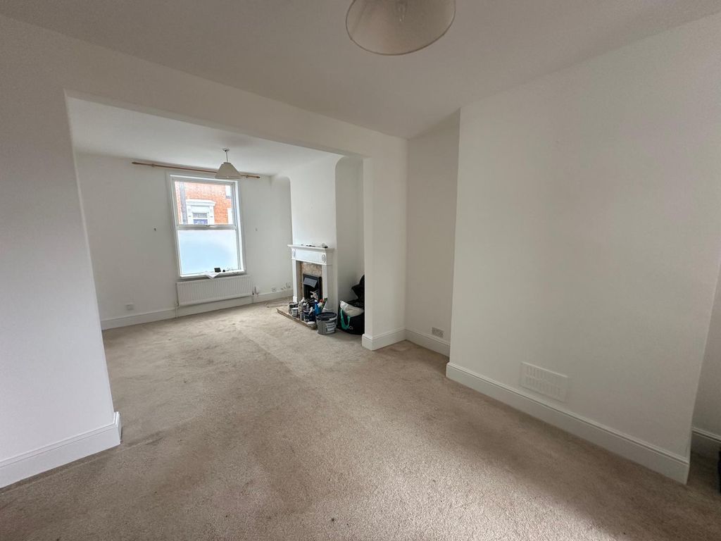 Property photo 2 of 8 Image
