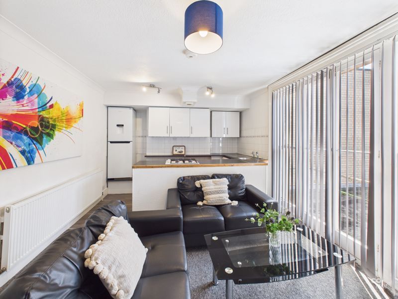 Property photo 1 of 14 Photo 7