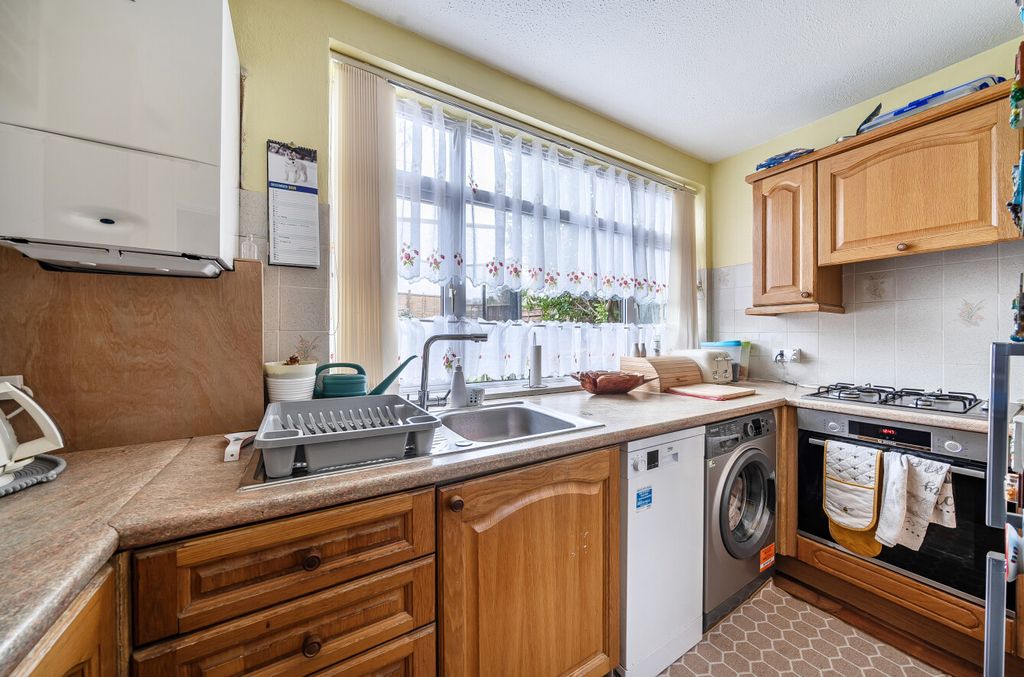 Property photo 3 of 18 1393748-18-6942Ad...