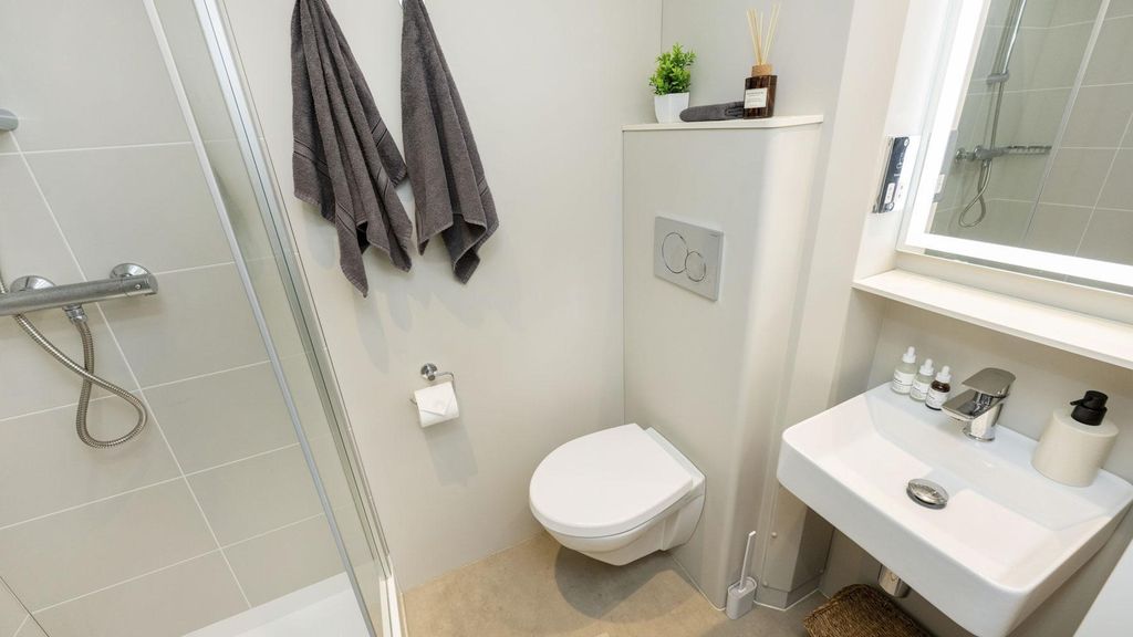 Property photo 3 of 28