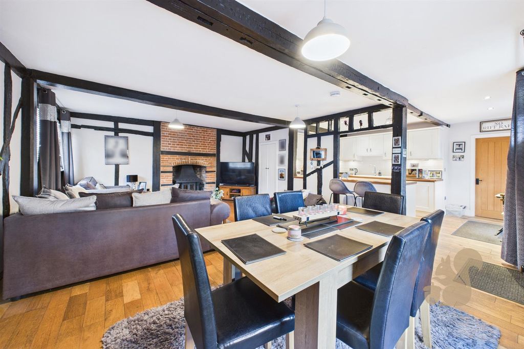 Property photo 3 of 19 Living Room