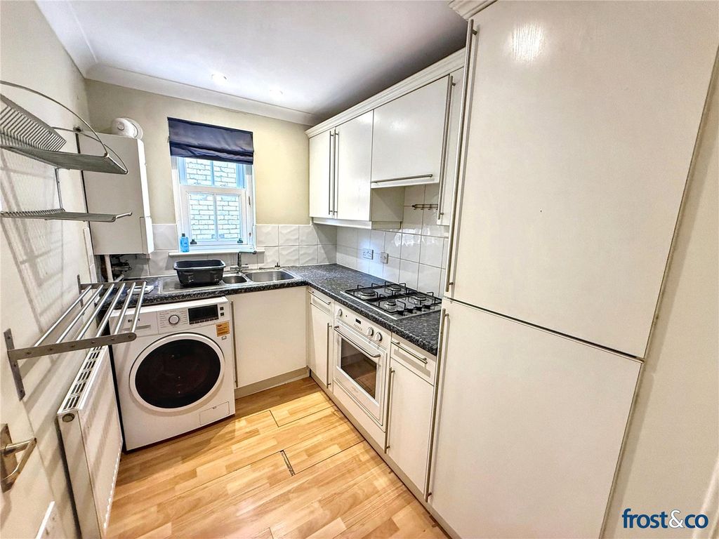Property photo 3 of 7 Kitchen