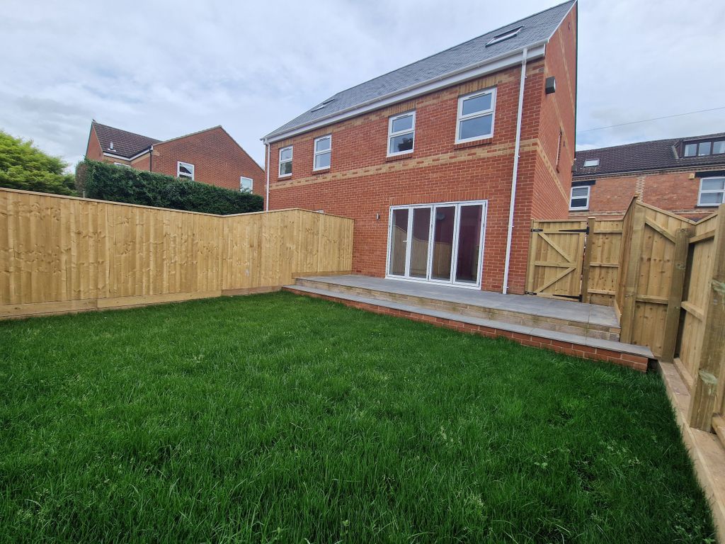 Property photo 2 of 20 Rear Garden