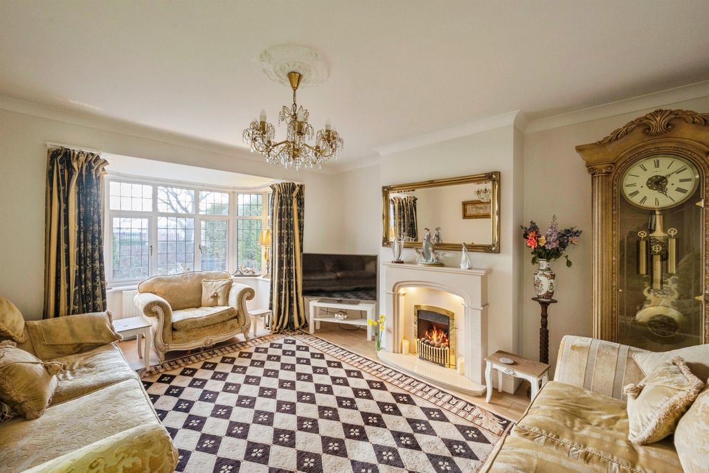 Property photo 2 of 22