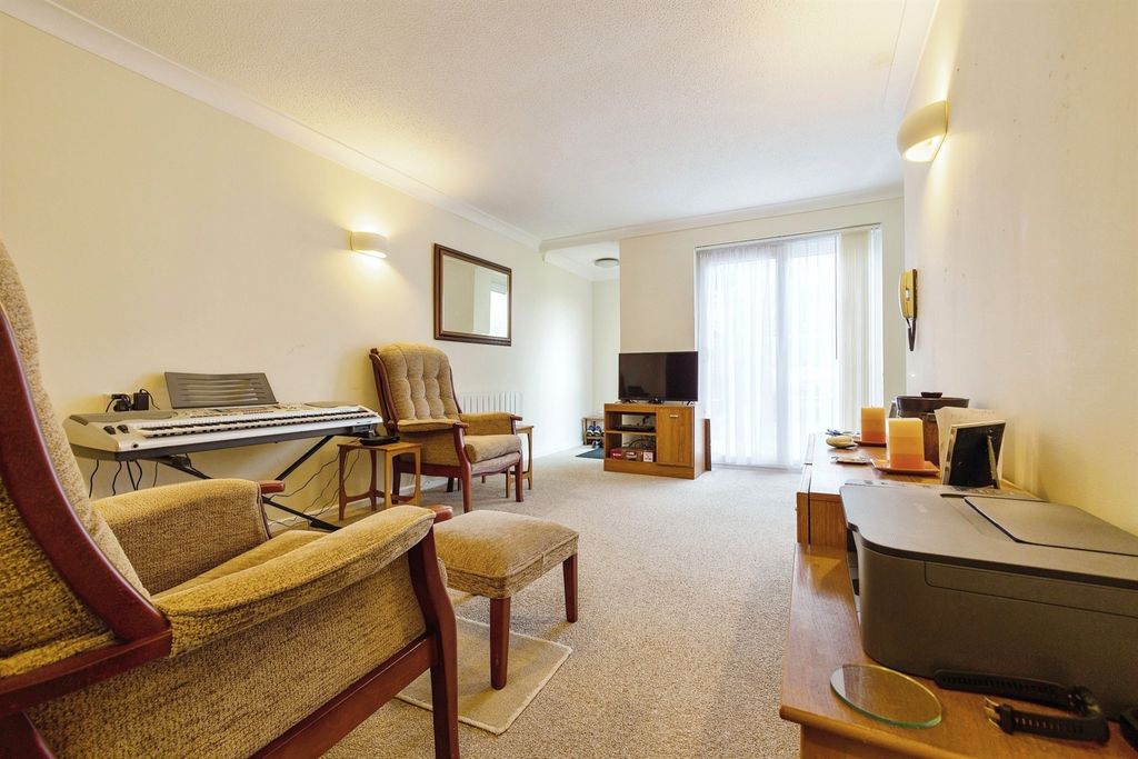 Property photo 2 of 15